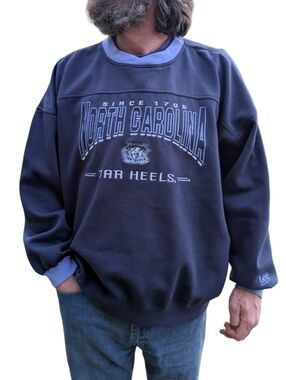 Lee 90s North Carolina Tar Heels Navy Crewneck Sweatshirt